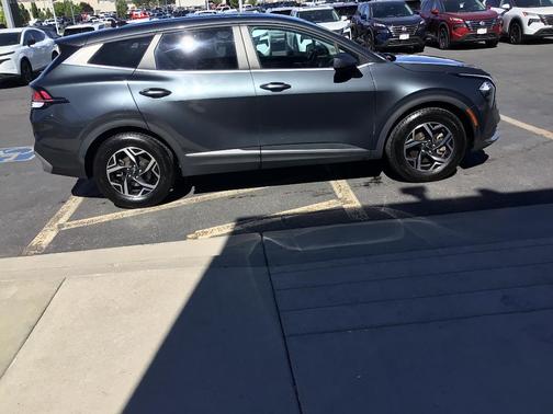 Gravity Gray 2023 Kia Sportage LX