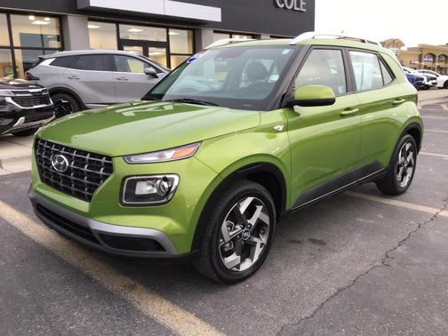 2024 Hyundai VENUE SEL