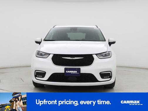 White 2023 Chrysler Pacifica Touring L