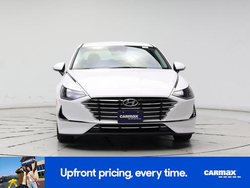 White 2023 Hyundai SONATA SE