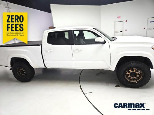 White 2016 Toyota Tacoma TRD Sport