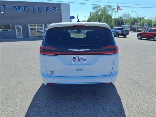 2023 Chrysler Pacifica Touring-L