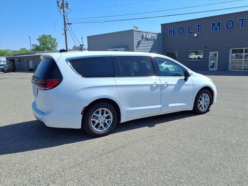 2023 Chrysler Pacifica Touring-L