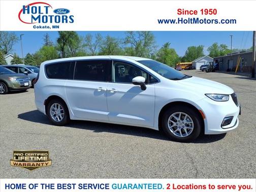 2023 Chrysler Pacifica Touring-L