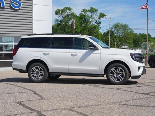 Star White 2026 Ford Expedition Active