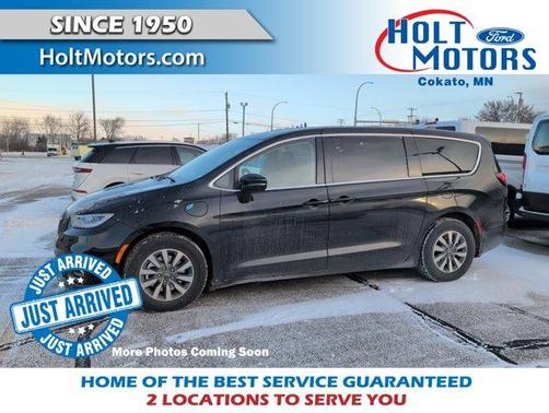 2023 Chrysler Pacifica Hybrid Touring L