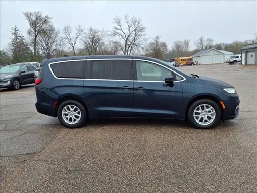 2023 Chrysler Pacifica Touring-L