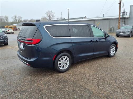 2023 Chrysler Pacifica Touring-L