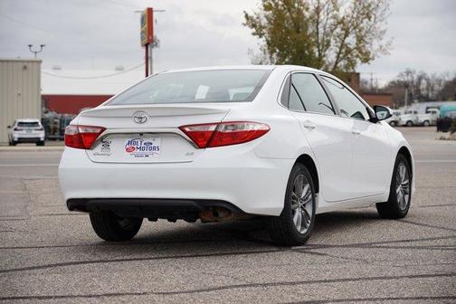 2017 Toyota Camry SE