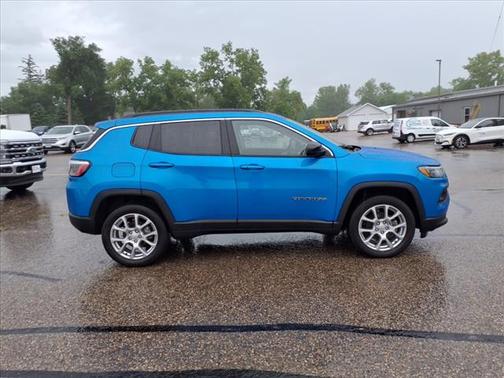 2022 Jeep Compass Latitude Lux
