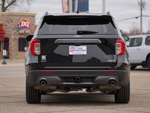 Agate Black Metallic 2023 Ford Explorer XLT