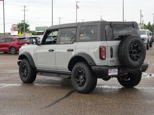 Avalanche Gray 2026 Ford Bronco Badlands