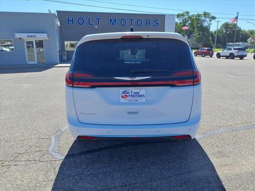 2023 Chrysler Pacifica Touring-L