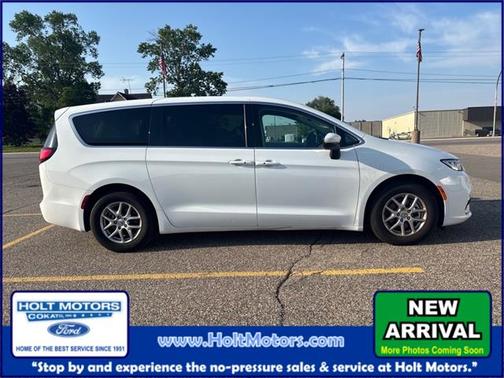 2023 Chrysler Pacifica Touring-L