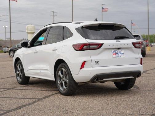Oxford White 2023 Ford Escape ST-Line