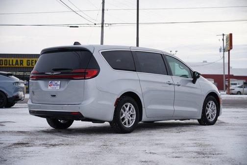2024 Chrysler Pacifica Touring-L