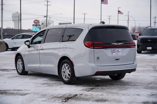 2024 Chrysler Pacifica Touring-L