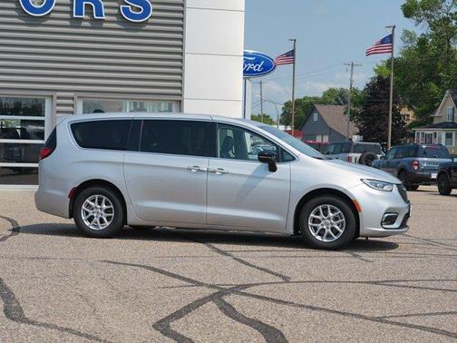 Silver Mist Clearcoat 2024 Chrysler Pacifica Touring-L