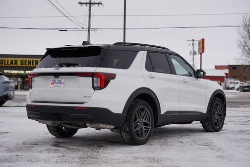 2025 Ford Explorer ST-Line