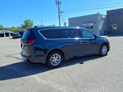 2023 Chrysler Pacifica Touring-L