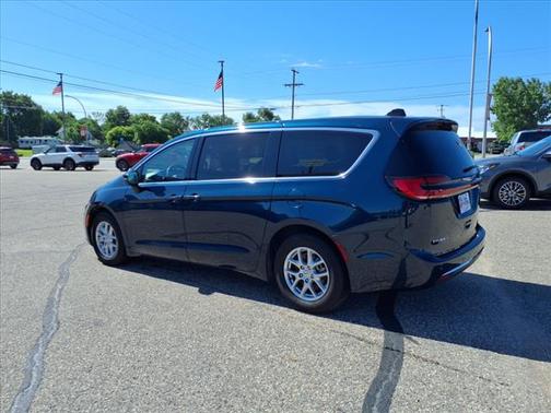 2023 Chrysler Pacifica Touring-L