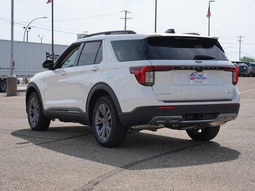 Star White 2026 Ford Explorer Active