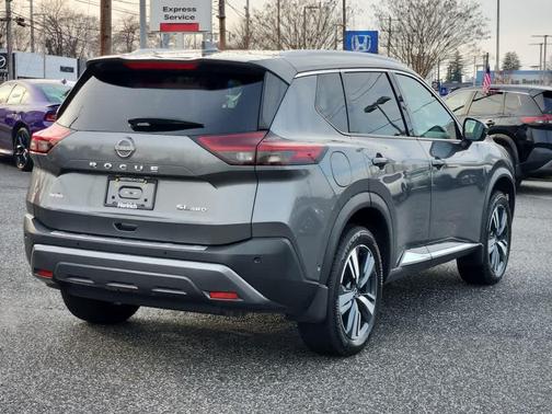 2022 Nissan Rogue SL