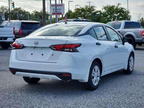 2025 Nissan Versa 1.6 S