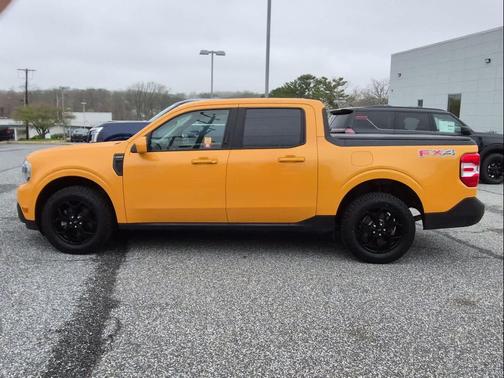 Cyber Orange Metallic Tricoat 2023 Ford Maverick Lariat