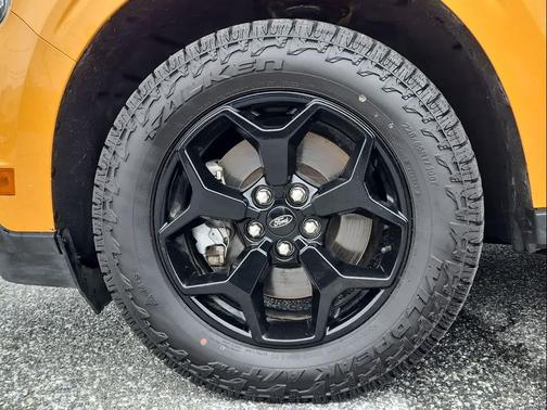 Cyber Orange Metallic Tricoat 2023 Ford Maverick Lariat