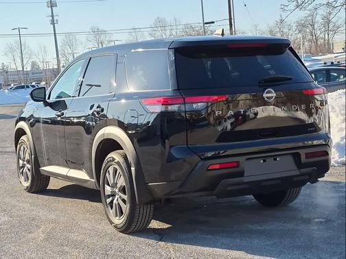 2026 Nissan Pathfinder S