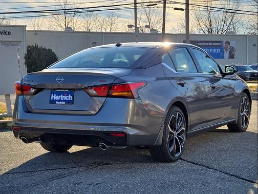 2025 Nissan Altima SR FWD