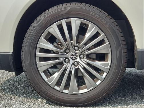 2021 Toyota Venza XLE