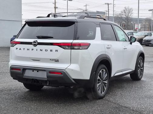 2026 Nissan Pathfinder Platinum