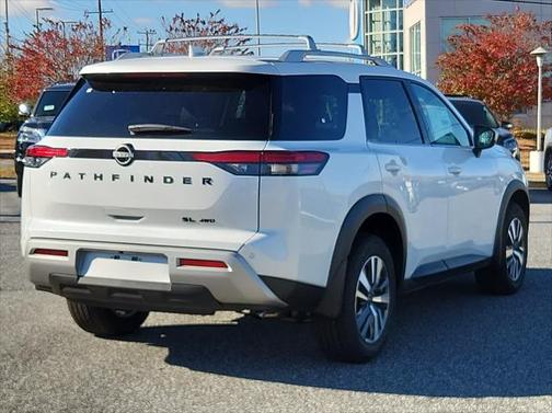 2025 Nissan Pathfinder SL 4WD