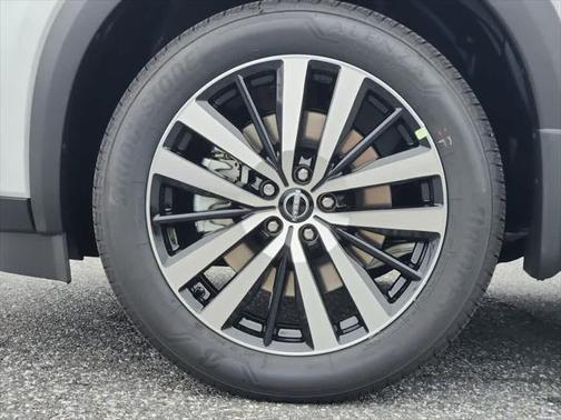 2025 Nissan Pathfinder Platinum 4WD