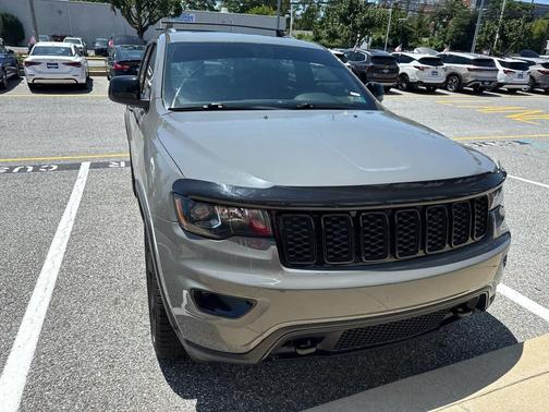 Sting-Gray Clearcoat 2019 Jeep Grand Cherokee Upland
