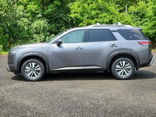 2025 Nissan Pathfinder SL 4WD