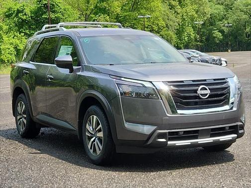 2025 Nissan Pathfinder SL 4WD
