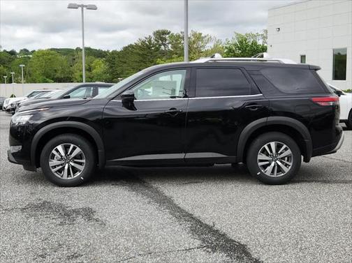 2025 Nissan Pathfinder SL 4WD