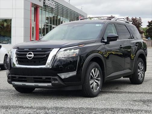 2025 Nissan Pathfinder SL 4WD