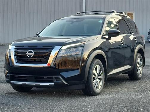 2025 Nissan Pathfinder SL 4WD