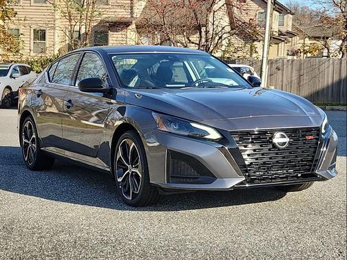 2025 Nissan Altima SR FWD