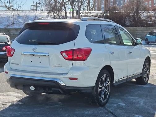2018 Nissan Pathfinder Platinum