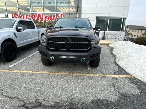 2017 RAM 1500 Night Crew Cab 4x4 5'7' Box