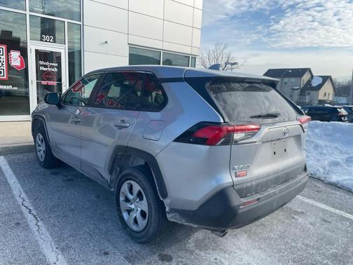 2023 Toyota RAV4 LE