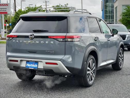 2025 Nissan Pathfinder Platinum 4WD