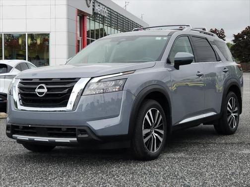 2025 Nissan Pathfinder Platinum 4WD