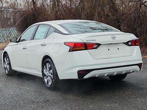 2025 Nissan Altima S FWD