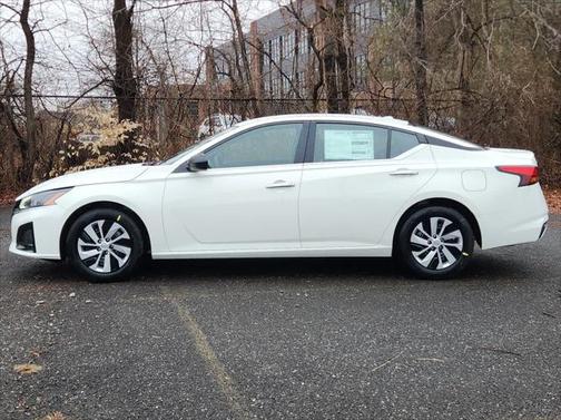 2025 Nissan Altima S FWD